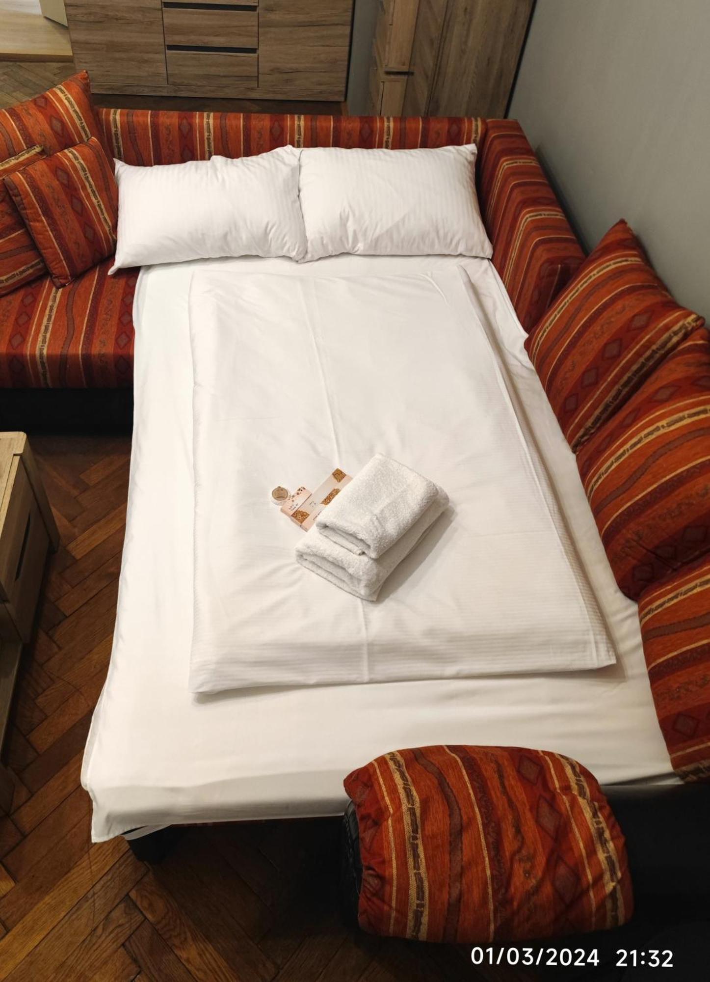 Loong Refresh Old Town Apartment Прага Екстериор снимка